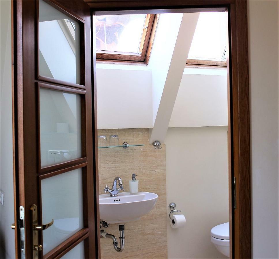 Bed & Breakfast Parnas Old Town 4*