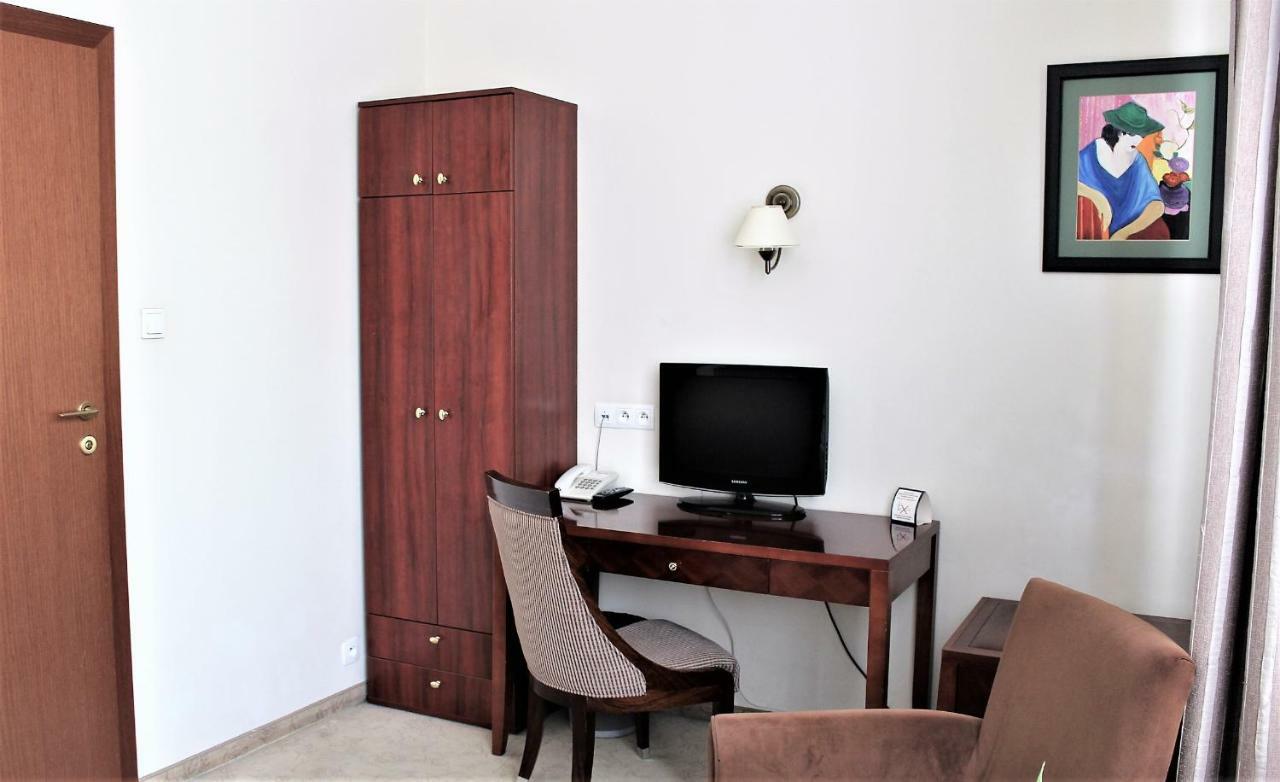Bed & Breakfast Parnas Old Town 4*