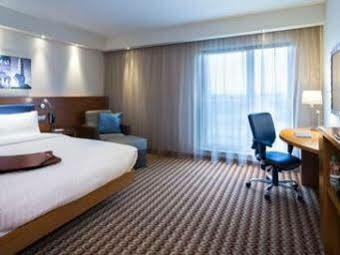 Hotell Hampton By Hilton Airport
