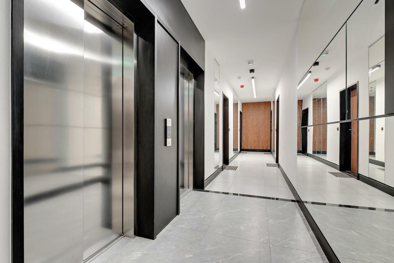 Platinium Floor View *