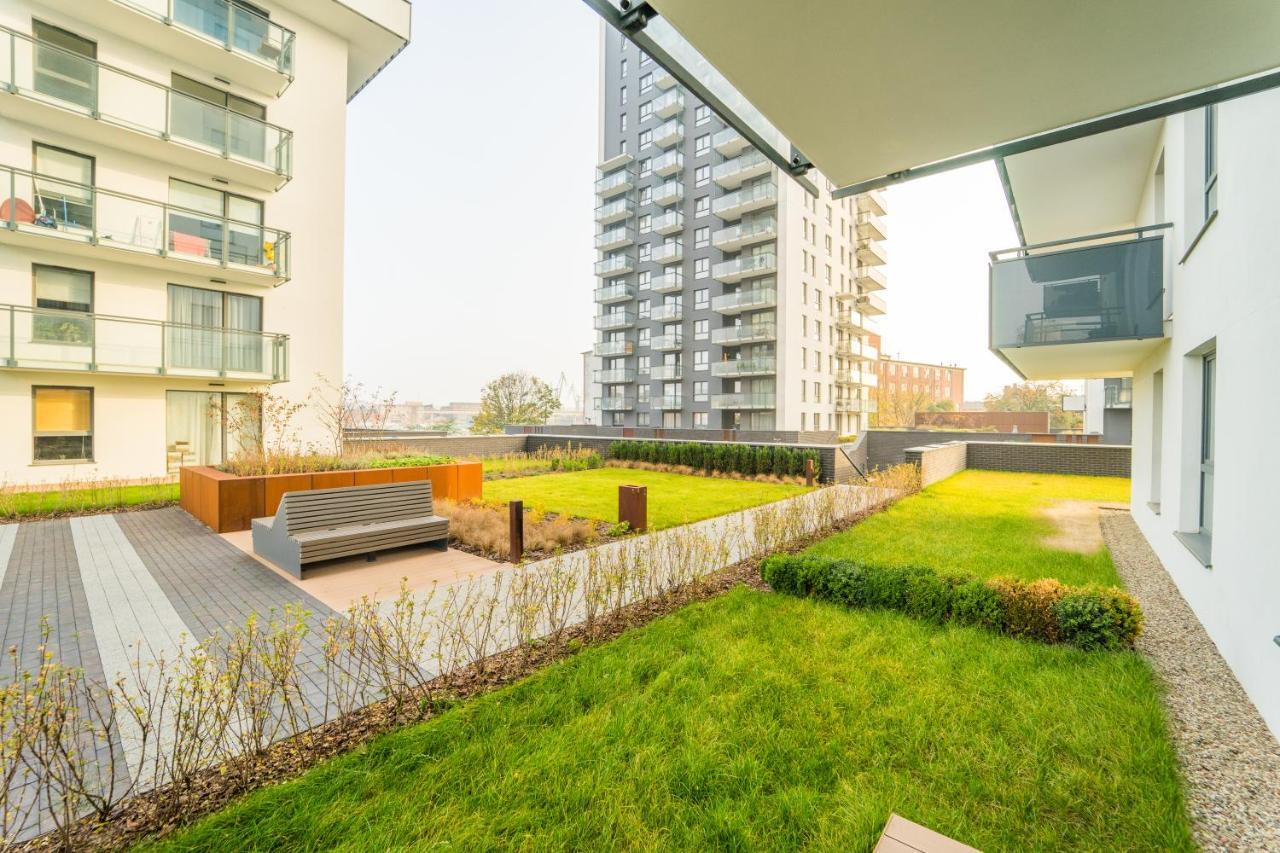 Golden Apartment *