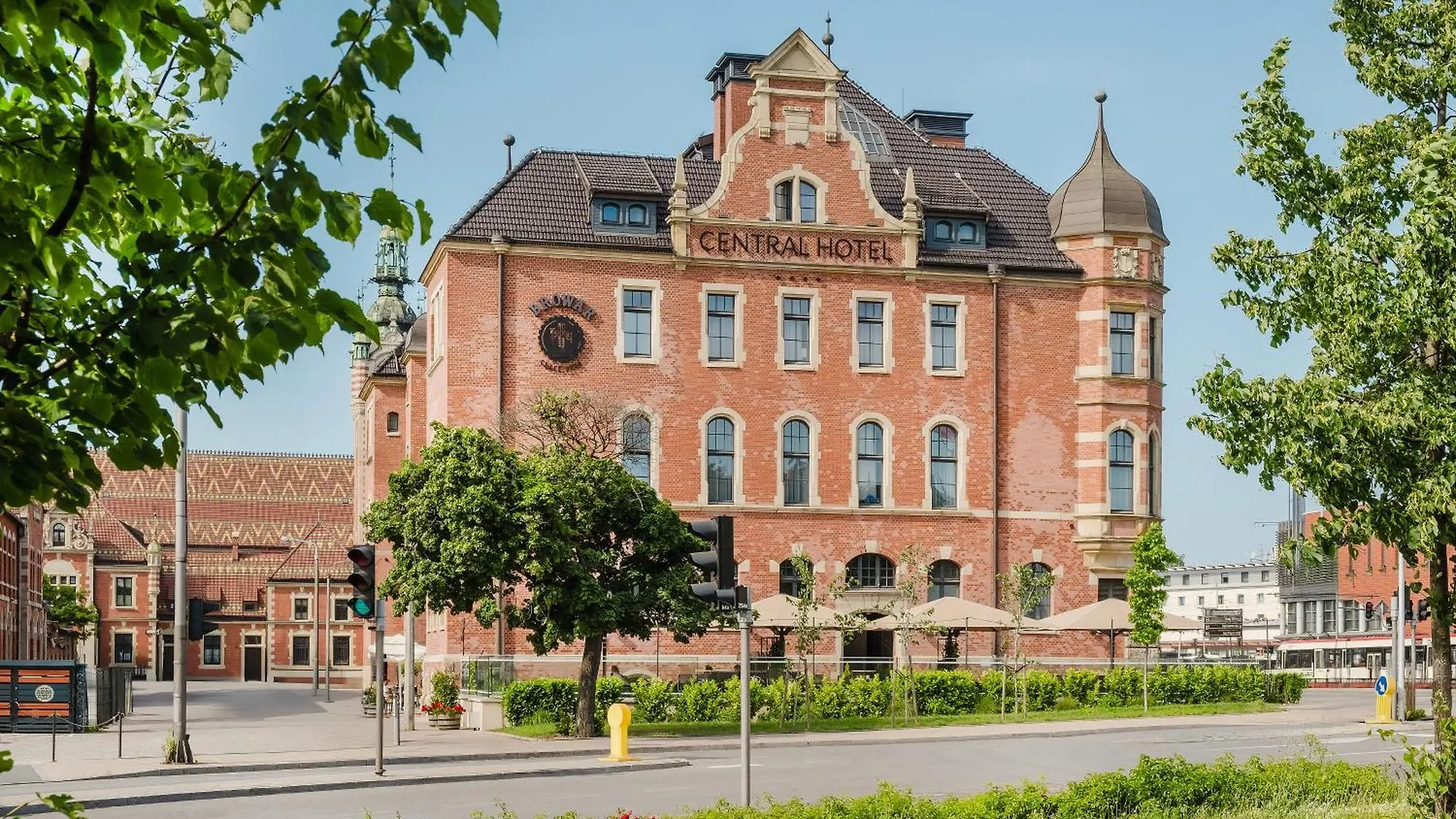 Premier Hotels in Old Town Gdansk for Every Traveler